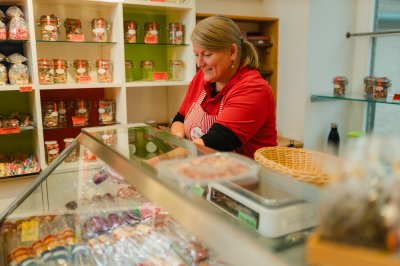 Verkäufer/in für Bonbons & Schokolade (m/w/d)