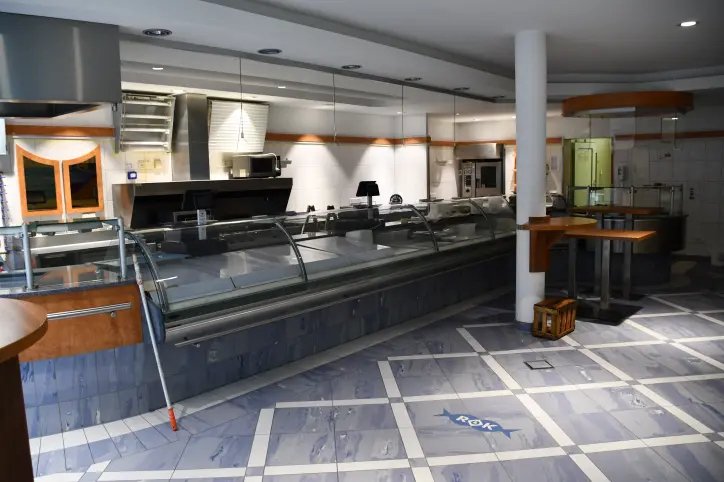 Noch wird renoviert im Jungfernstieg 19. Die Kühltheke mit Kochecke werden Torsten Schott und Oliver Köhn aber übernehmen
