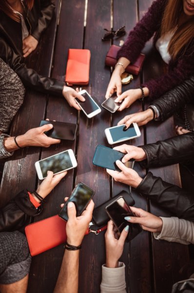 <u>10 Gründe,  warum Social Media</u><br>für dein Unternehmen so essentiell ist